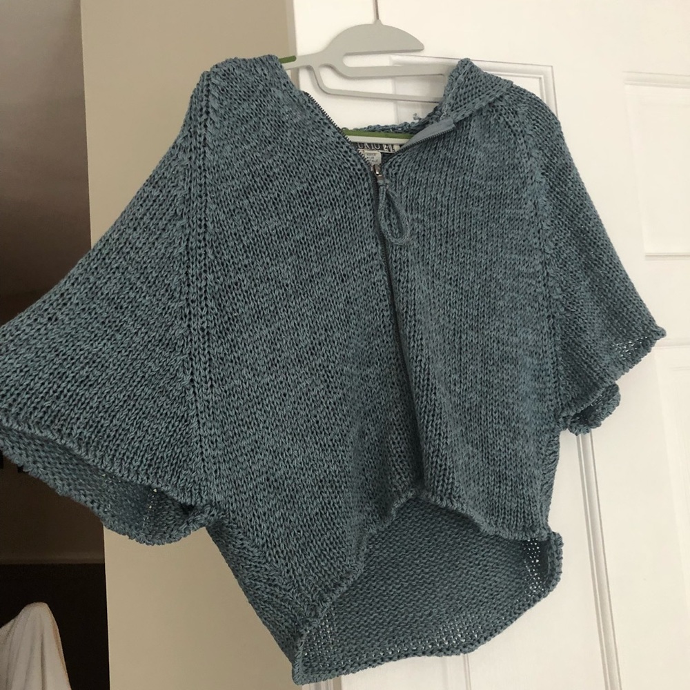 Short sleeved sweatshirt
